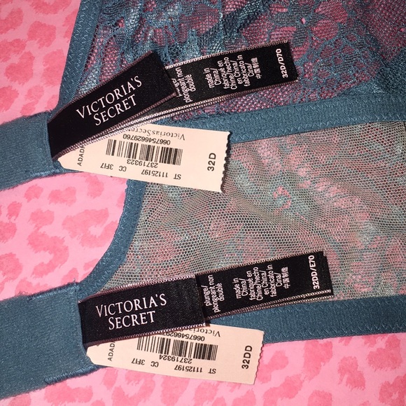 New Victoria's Secret Very Sexy Unlined Plunge Bra - Picture 6 of 7